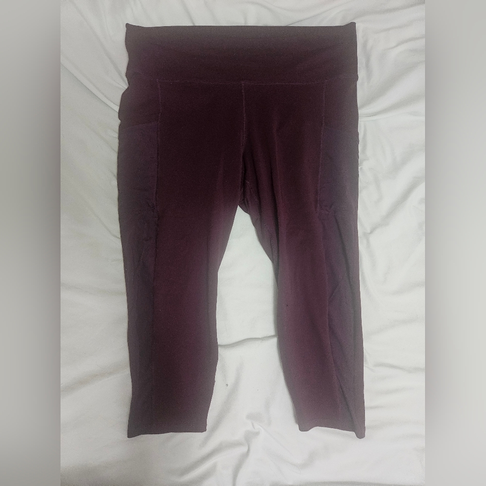 Fabletics powerhold capri legging 2X
